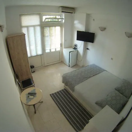 Salona Suite Πανσιόν